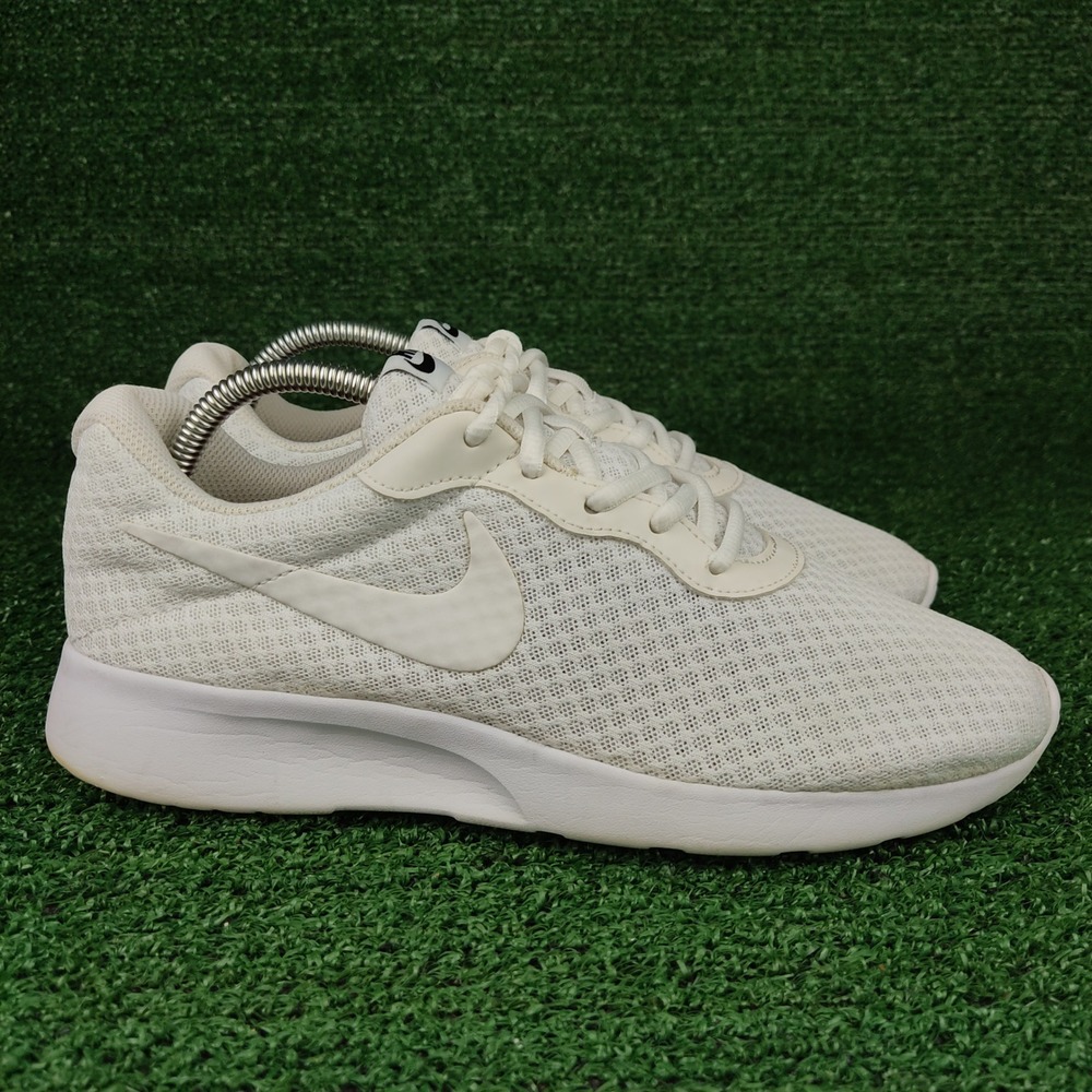 Nike Sneakers Womens 9.5 White Tanjun 812655-110 Running Shoes Lightweight Mesh